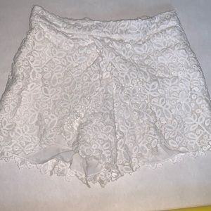 1 State White Lace Shorts Sz M